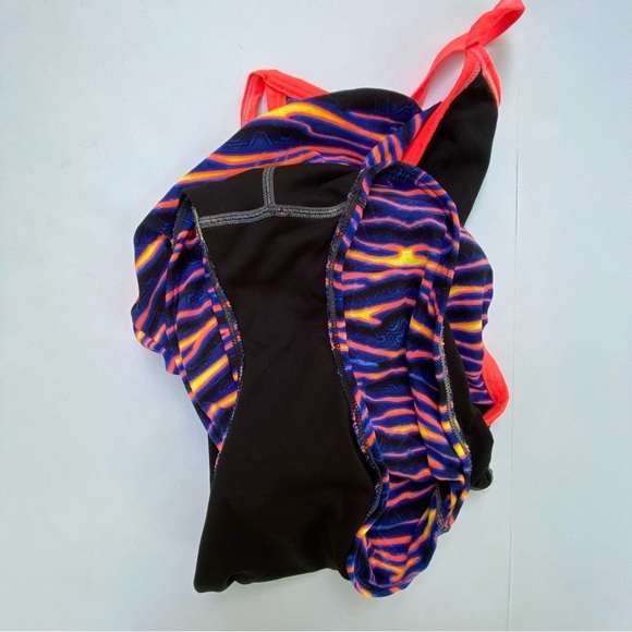 TYR Cadence Diamond Fit Swimsuit - Picture 6 of 6